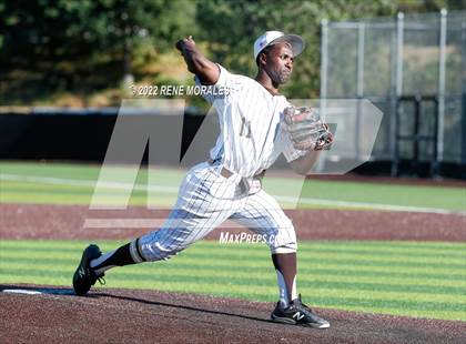 Thumbnail 3 in Loyola vs St Francis photogallery.