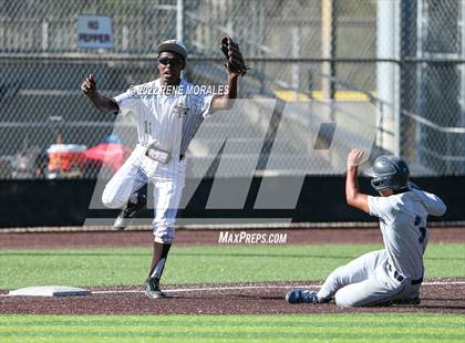 Thumbnail 2 in Loyola vs St Francis photogallery.
