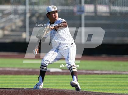 Thumbnail 2 in Loyola vs St Francis photogallery.