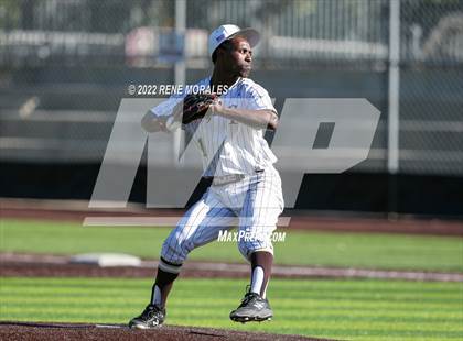 Thumbnail 1 in Loyola vs St Francis photogallery.
