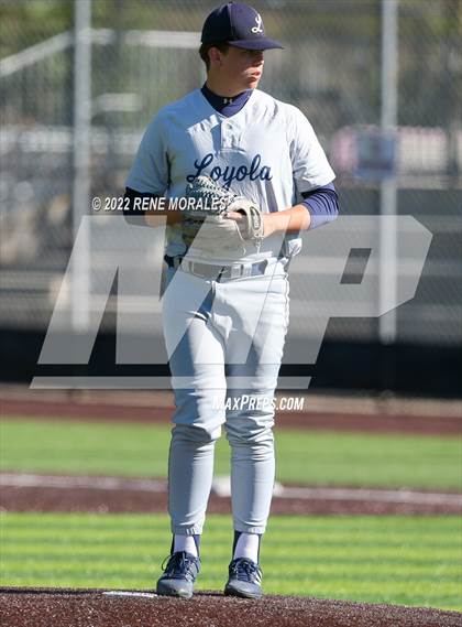 Thumbnail 2 in Loyola vs St Francis photogallery.