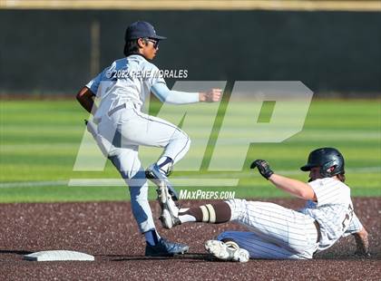Thumbnail 3 in Loyola vs St Francis photogallery.