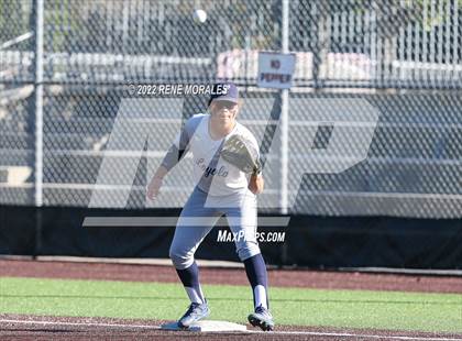 Thumbnail 1 in Loyola vs St Francis photogallery.