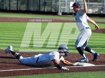 Thumbnail 3 in Loyola vs St Francis photogallery.