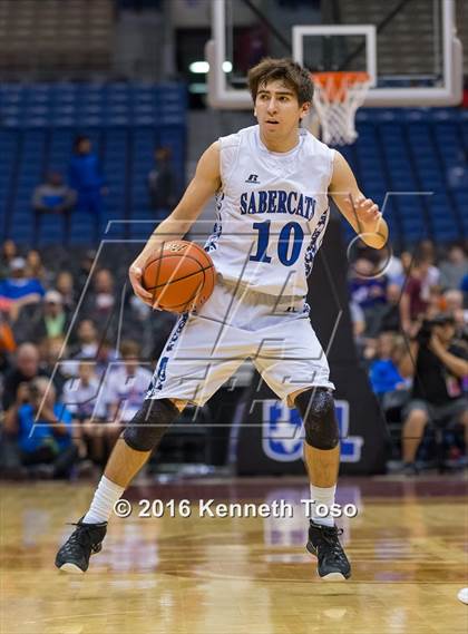Thumbnail 2 in Lancaster vs. Vela (UIL 5A Semifinal) photogallery.