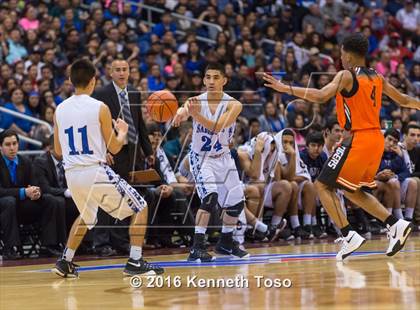Thumbnail 2 in Lancaster vs. Vela (UIL 5A Semifinal) photogallery.