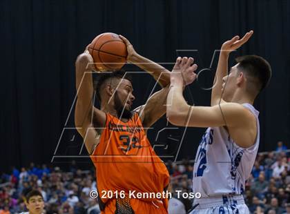 Thumbnail 3 in Lancaster vs. Vela (UIL 5A Semifinal) photogallery.