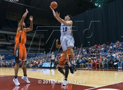 Thumbnail 2 in Lancaster vs. Vela (UIL 5A Semifinal) photogallery.