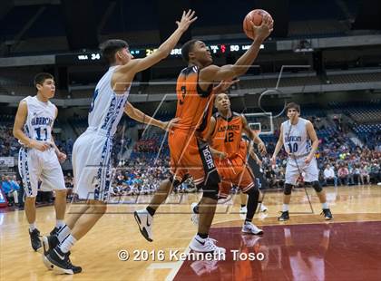 Thumbnail 3 in Lancaster vs. Vela (UIL 5A Semifinal) photogallery.