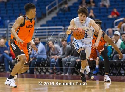 Thumbnail 2 in Lancaster vs. Vela (UIL 5A Semifinal) photogallery.