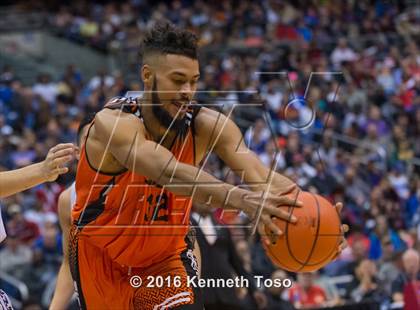 Thumbnail 2 in Lancaster vs. Vela (UIL 5A Semifinal) photogallery.