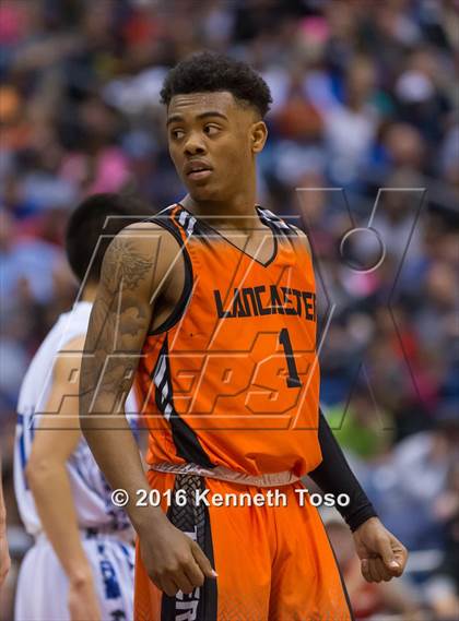 Thumbnail 3 in Lancaster vs. Vela (UIL 5A Semifinal) photogallery.