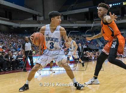Thumbnail 2 in Lancaster vs. Vela (UIL 5A Semifinal) photogallery.
