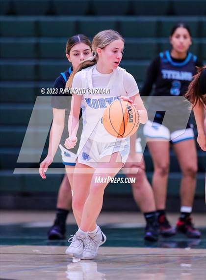 Thumbnail 2 in Clovis North vs. Orange Cove photogallery.