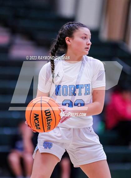 Thumbnail 1 in Clovis North vs. Orange Cove photogallery.