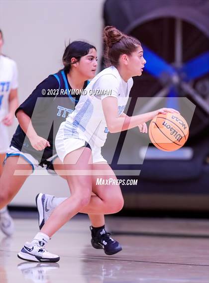 Thumbnail 3 in Clovis North vs. Orange Cove photogallery.