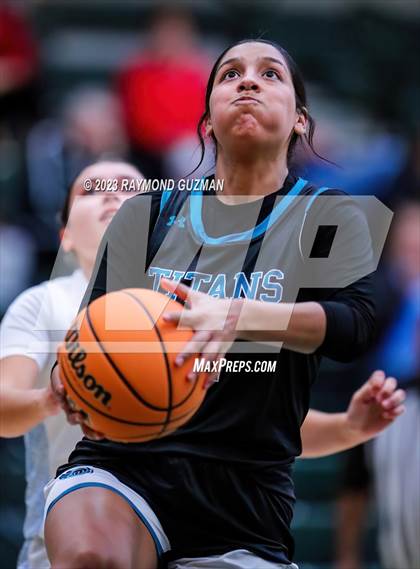 Thumbnail 3 in Clovis North vs. Orange Cove photogallery.