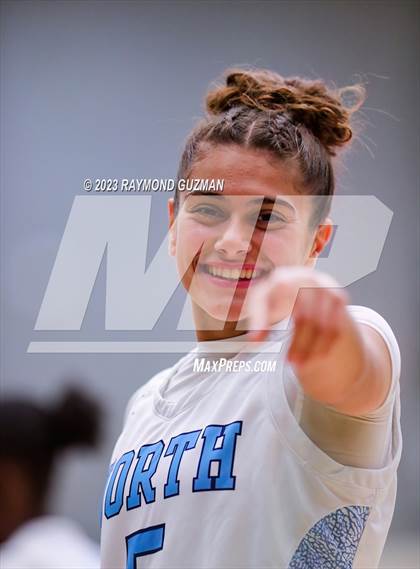 Thumbnail 1 in Clovis North vs. Orange Cove photogallery.