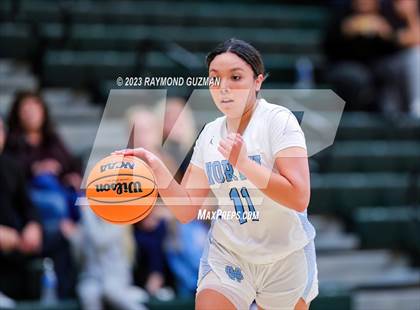 Thumbnail 2 in Clovis North vs. Orange Cove photogallery.