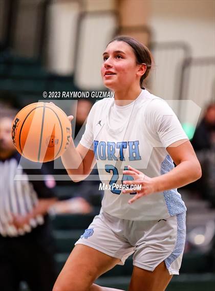 Thumbnail 2 in Clovis North vs. Orange Cove photogallery.