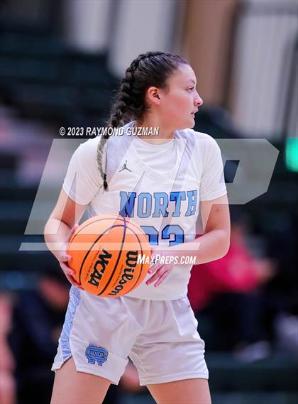 Thumbnail 2 in Clovis North vs. Orange Cove photogallery.