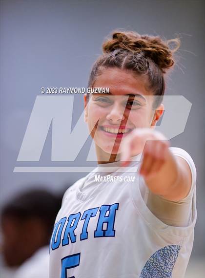 Thumbnail 3 in Clovis North vs. Orange Cove photogallery.