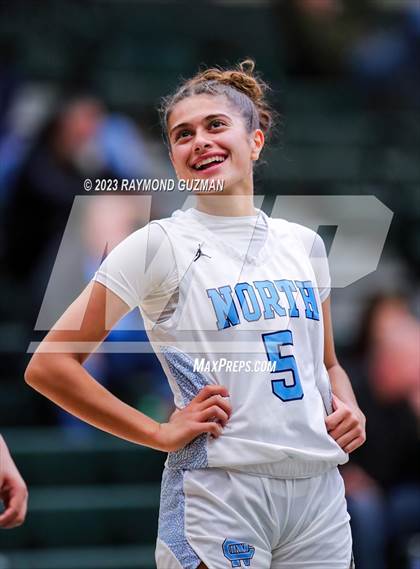 Thumbnail 1 in Clovis North vs. Orange Cove photogallery.