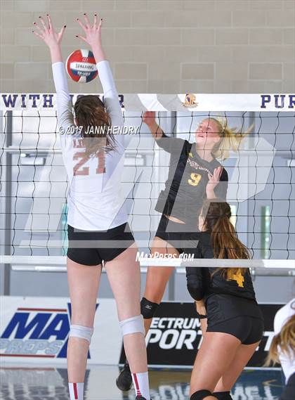 Thumbnail 3 in Lincoln vs. Point Loma (CIF State D3 Final) photogallery.