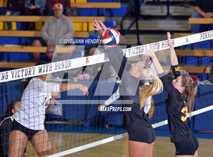 Thumbnail 3 in Lincoln vs. Point Loma (CIF State D3 Final) photogallery.