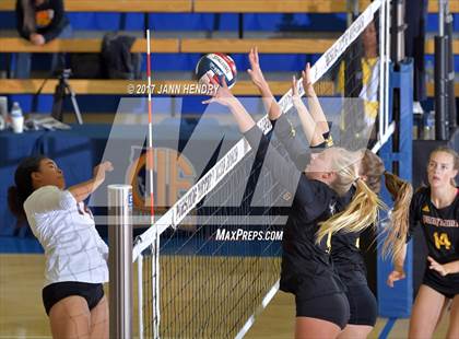 Thumbnail 1 in Lincoln vs. Point Loma (CIF State D3 Final) photogallery.