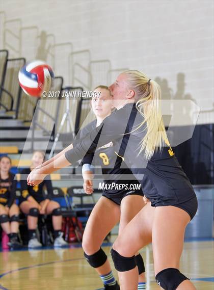 Thumbnail 1 in Lincoln vs. Point Loma (CIF State D3 Final) photogallery.