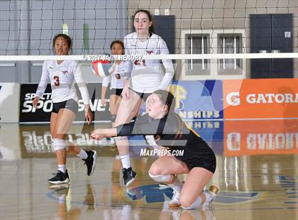 Thumbnail 1 in Lincoln vs. Point Loma (CIF State D3 Final) photogallery.