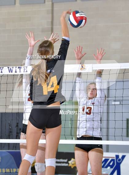 Thumbnail 2 in Lincoln vs. Point Loma (CIF State D3 Final) photogallery.