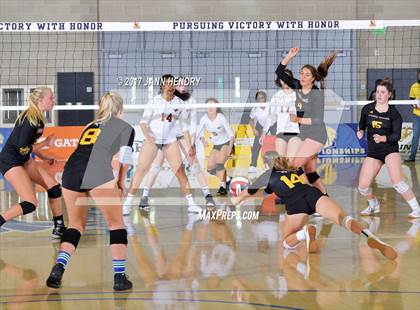 Thumbnail 3 in Lincoln vs. Point Loma (CIF State D3 Final) photogallery.