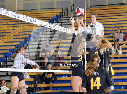 Thumbnail 1 in Lincoln vs. Point Loma (CIF State D3 Final) photogallery.