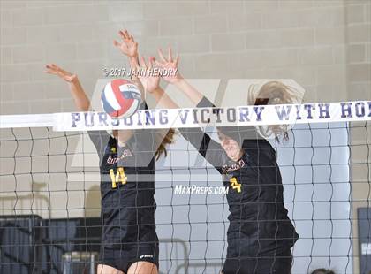 Thumbnail 1 in Lincoln vs. Point Loma (CIF State D3 Final) photogallery.