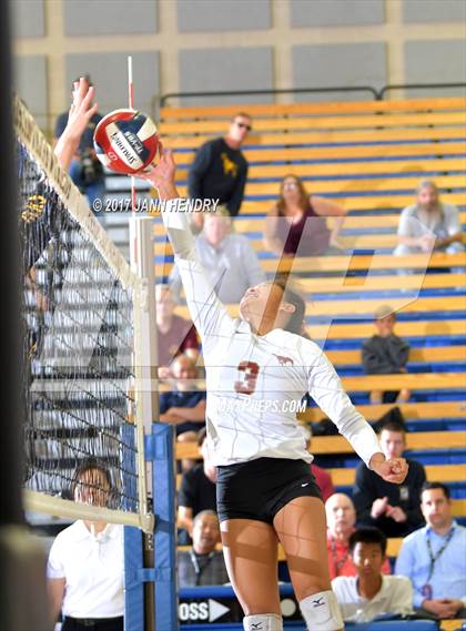 Thumbnail 3 in Lincoln vs. Point Loma (CIF State D3 Final) photogallery.