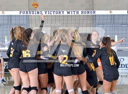 Thumbnail 3 in Lincoln vs. Point Loma (CIF State D3 Final) photogallery.