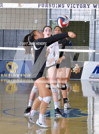 Thumbnail 2 in Lincoln vs. Point Loma (CIF State D3 Final) photogallery.