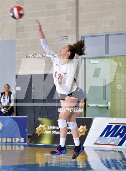 Thumbnail 3 in Lincoln vs. Point Loma (CIF State D3 Final) photogallery.