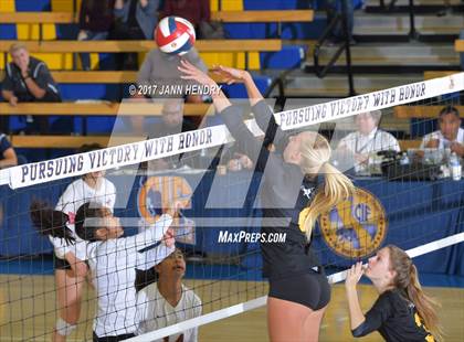 Thumbnail 3 in Lincoln vs. Point Loma (CIF State D3 Final) photogallery.