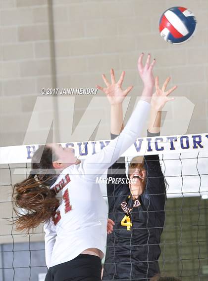 Thumbnail 1 in Lincoln vs. Point Loma (CIF State D3 Final) photogallery.