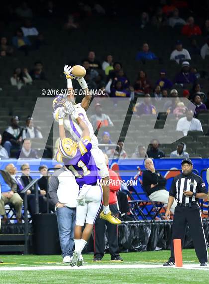 Thumbnail 3 in Lutcher vs Amite (LHSAA Class 3A Final)  photogallery.