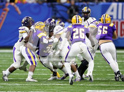 Thumbnail 3 in Lutcher vs Amite (LHSAA Class 3A Final)  photogallery.