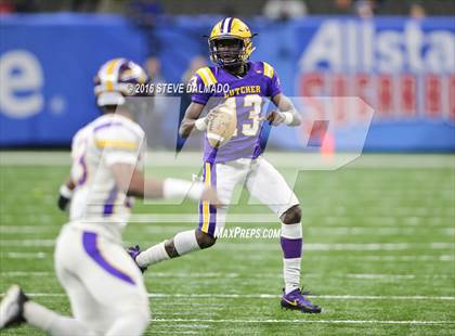 Thumbnail 2 in Lutcher vs Amite (LHSAA Class 3A Final)  photogallery.