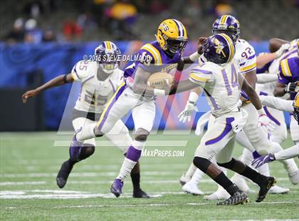 Thumbnail 3 in Lutcher vs Amite (LHSAA Class 3A Final)  photogallery.