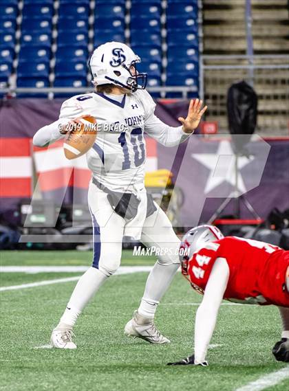 Thumbnail 2 in Catholic Memorial vs. St. John's Prep (MIAA Division 1 State Final) photogallery.