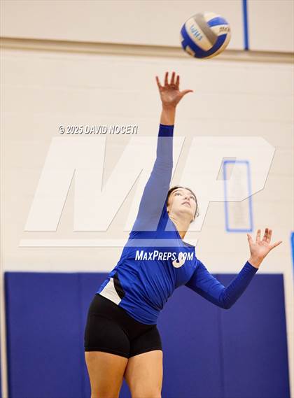 Thumbnail 2 in Atwater at Waterford (Scrimmage) photogallery.