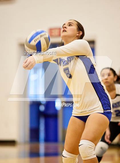 Thumbnail 1 in Atwater at Waterford (Scrimmage) photogallery.