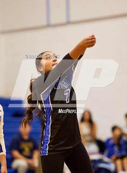 Thumbnail 3 in Atwater at Waterford (Scrimmage) photogallery.